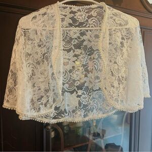 Elegant Lace Floral Shawl